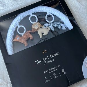Dockatot Toy Arch & Set